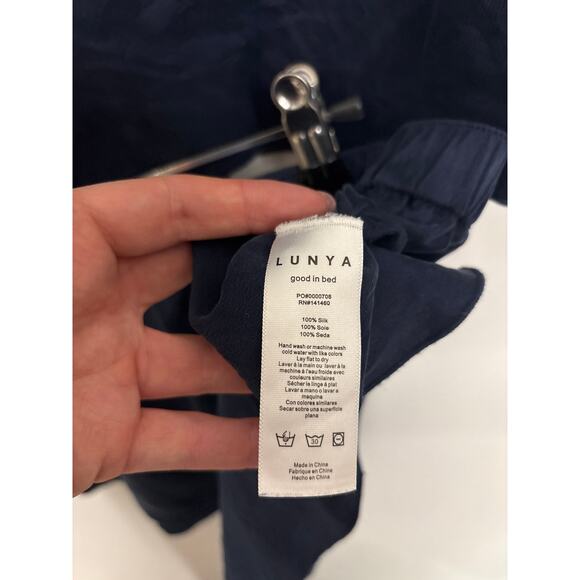 Lunya Pajama Set Womens Large Washable Silk Tank Shorts Deep Navy Blue Sleep PJs - Picture 9 of 9